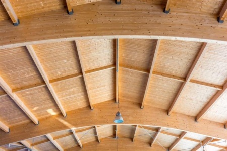 Charpente traditionnelle ou lamell&eacute;-coll&eacute;, quelle structure choisir pour votre toiture ?